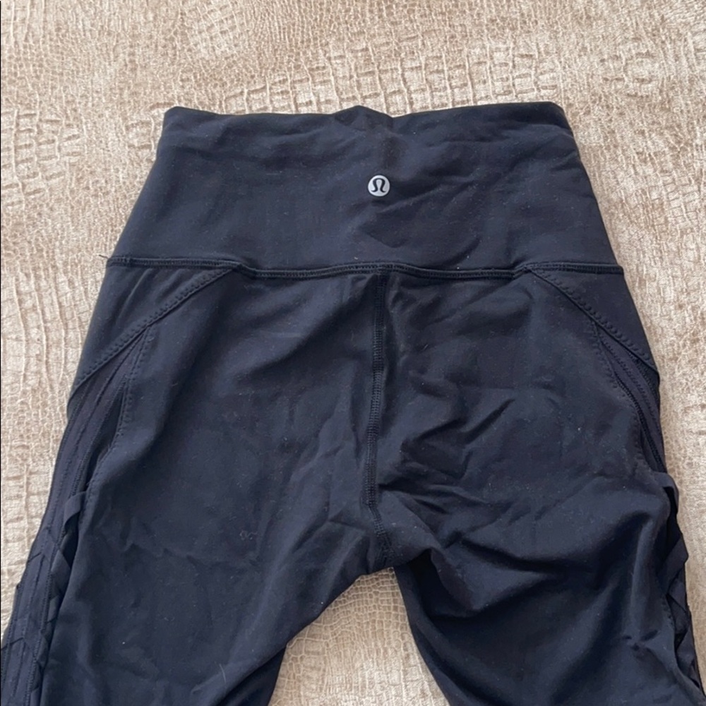 Lululemon Mesh siding Leggings - Picture 5 of 5